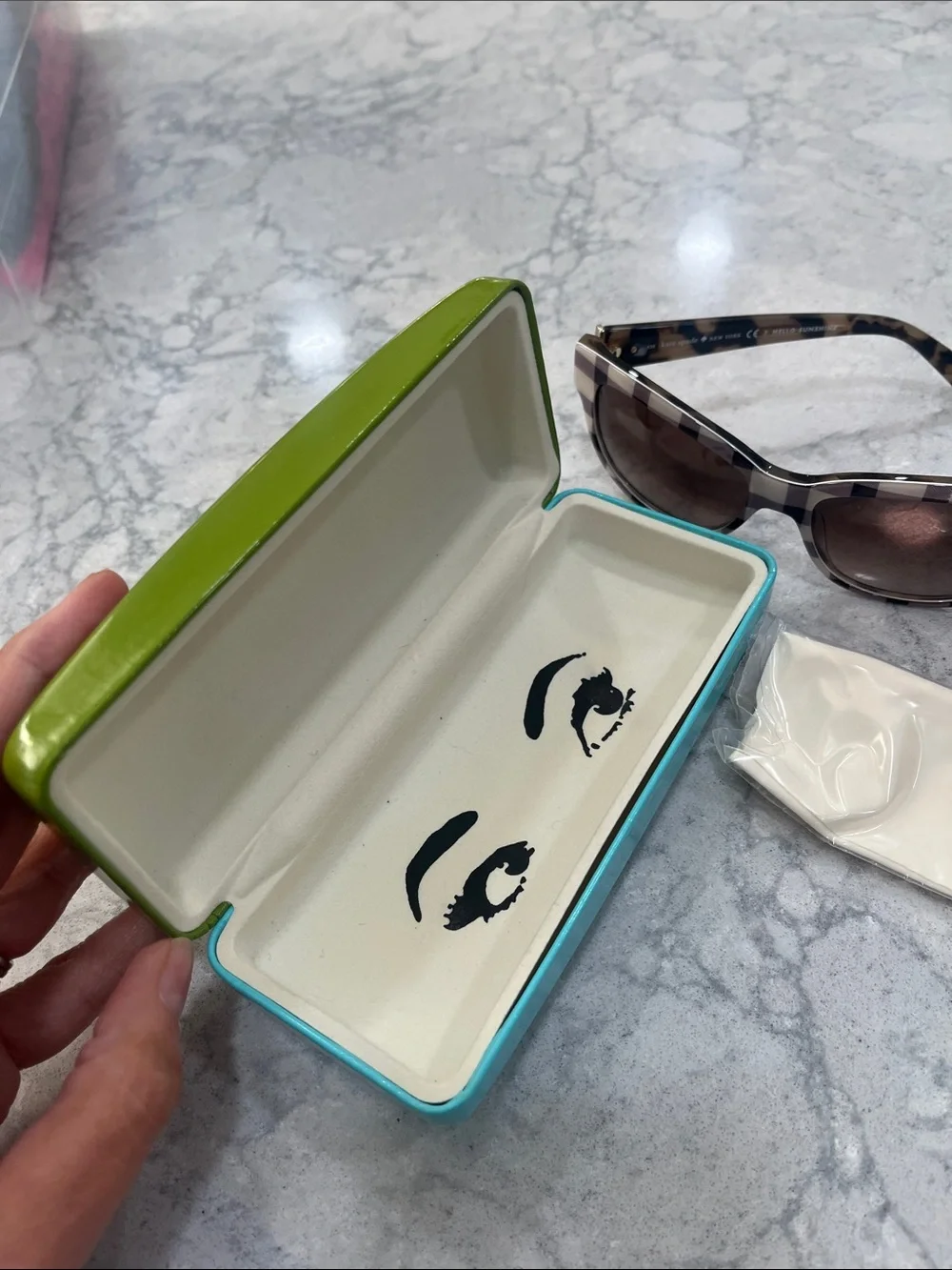 Kate Spade Glasses With Case and cleaning cloth NWOT